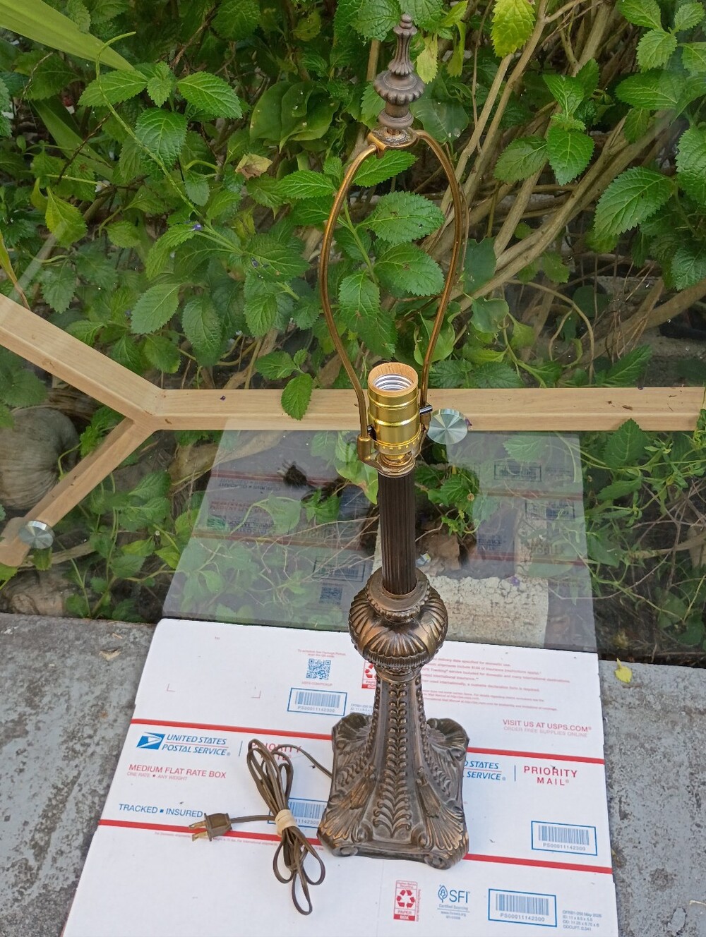 Antique-Style Brass Table Lamp Base Bronze Finish Hollywood Regency Flute Ornate - Picture 5 of 5
